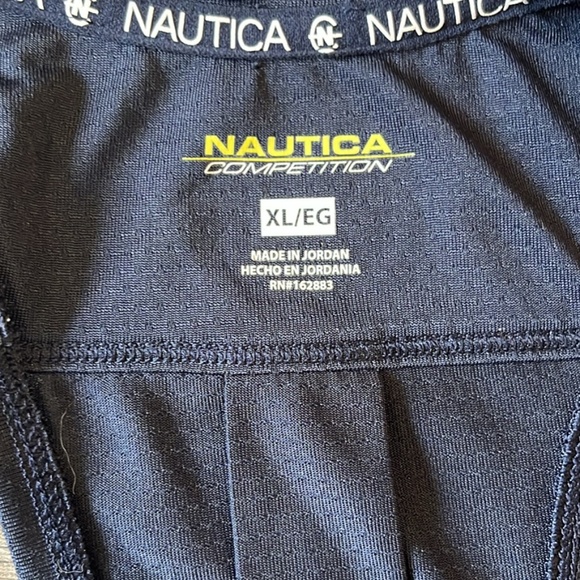 2 Womens tanks - Picture 3 of 4